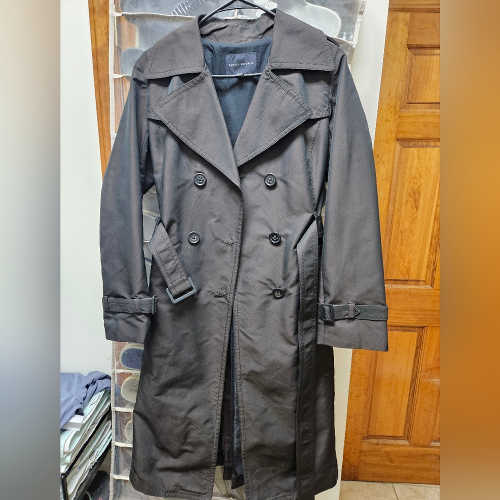 Banana Republic Waterproof Classic Trench Coat - Picture 5 of 9